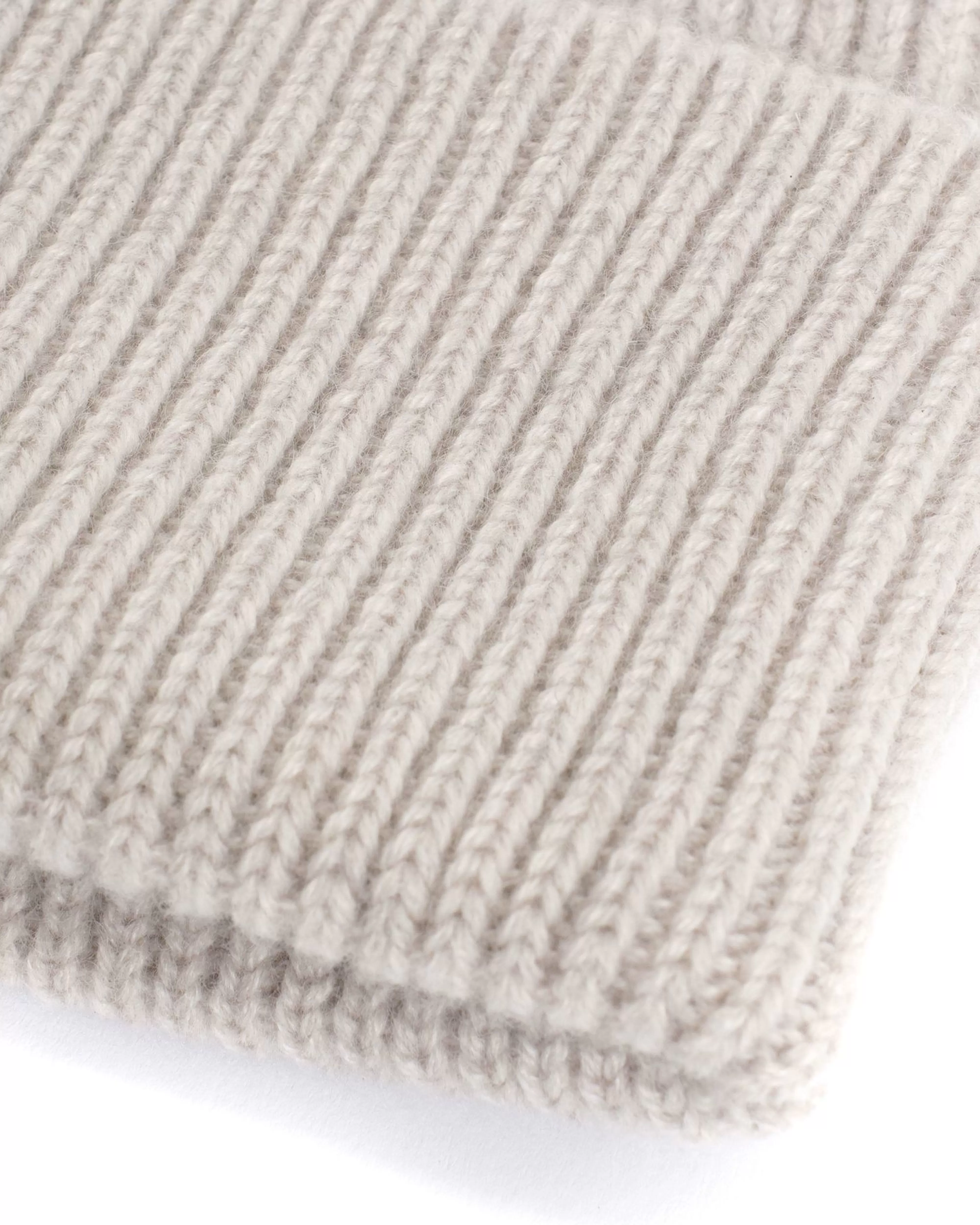 Anonymous Copenhagen Vinni cashmere beanie< Cosy Essentials